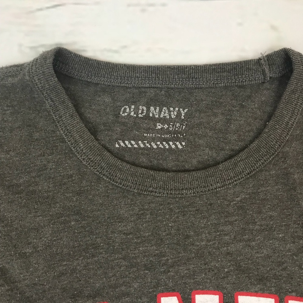 Old Navy Grey Crew-Neck Tee - Picture 2 of 3